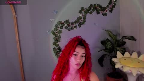 Snapshot of curlyy915e chatting on December 14, 2025, 11:53 pm Curly915e online show from December 14, 2025, 11:53 pm