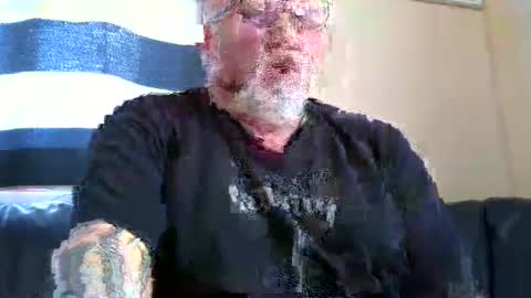 curtus14 online show from April 22, 2026, 3:46 pm