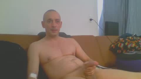 curvedcoxxs online show from September 17, 2025, 3:14 pm