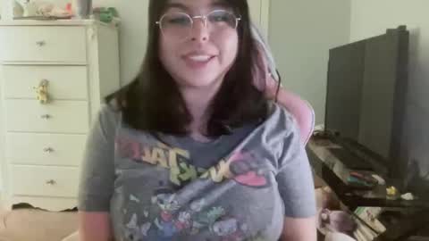 Snapshot of curviiemm30 chatting on January 13, 2026, 2:06 am Emmie online show from January 13, 2026, 2:06 am