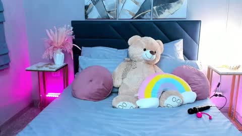 Snapshot of curvy_dynamite chatting on October 11, 2025, 1:16 am Sammy online show from October 11, 2025, 1:16 am