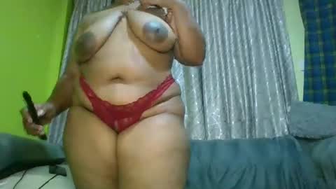 Essie online show from January 31, 2025, 10:31 pm