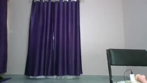 Essie online show from February 10, 2025, 9:14 am