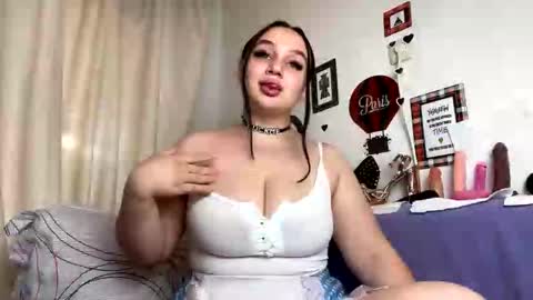curvybombb online show from September 29, 2025, 11:26 am