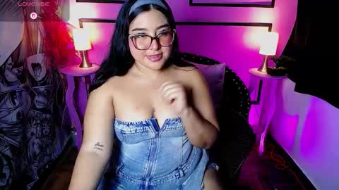 Zoe  online show from November 8, 2025, 2:12 am