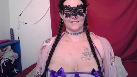 Snapshot of curvygamerceline chatting on March 12, 2026, 8:04 pm Celine Fawe online show from March 12, 2026, 8:04 pm