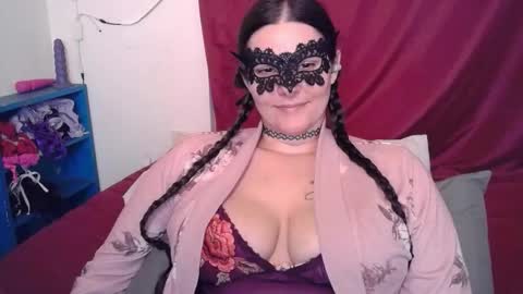 Snapshot of curvygamerceline chatting on March 24, 2026, 6:35 pm Celine Fawe online show from March 24, 2026, 6:35 pm
