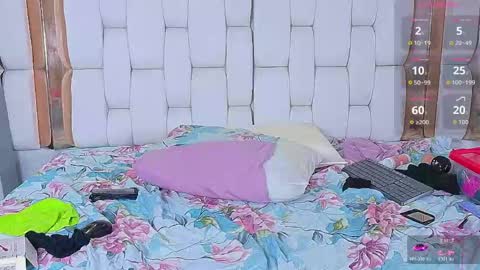 Snapshot of curvyhomebebe chatting on April 9, 2026, 6:19 am curvyhomebebe online show from April 9, 2026, 6:19 am