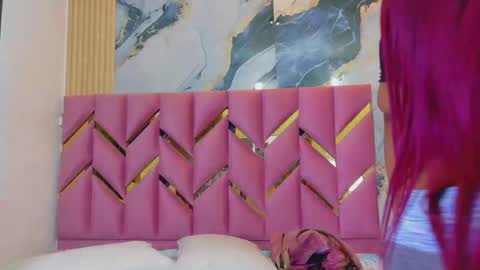 Snapshot of curvyhomebebe chatting on April 10, 2026, 3:01 am curvyhomebebe online show from April 10, 2026, 3:01 am