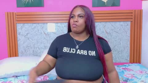 Snapshot of curvyhomebebe chatting on April 11, 2026, 7:29 pm curvyhomebebe online show from April 11, 2026, 7:29 pm