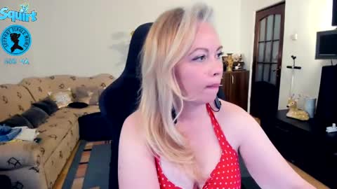 Whitney Lynn online show from May 7, 2026, 12:38 am