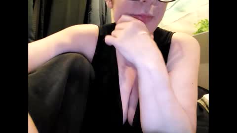 Milfmomma online show from March 12, 2025, 12:53 am