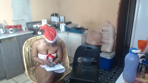 Snapshot of curvypear76x chatting on December 13, 2024, 1:55 pm curvypear76x online show from December 13, 2024, 1:55 pm