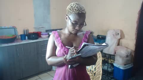 Snapshot of curvypear76x chatting on January 3, 2025, 6:57 pm curvypear76x online show from January 3, 2025, 6:57 pm