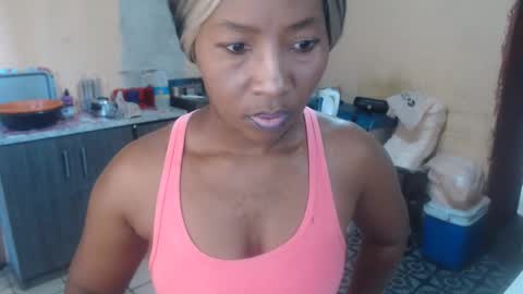 Snapshot of curvypear76x chatting on January 20, 2025, 7:15 am curvypear76x online show from January 20, 2025, 7:15 am