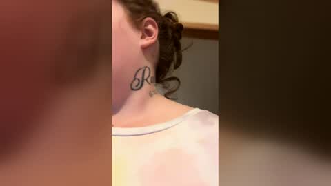 dahlia -kim online show from December 19, 2025, 1:45 am