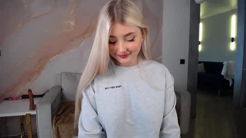 Kira  online show from January 22, 2025, 8:07 am