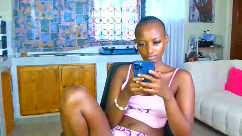 cute annah online show from May 27, 2026, 6:43 am