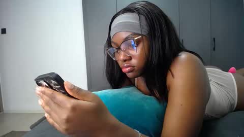Liya online show from April 30, 2026, 7:04 am