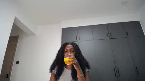 Liya online show from May 13, 2026, 6:27 pm