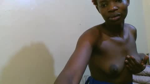 cute_banice online show from December 22, 2024, 5:32 pm