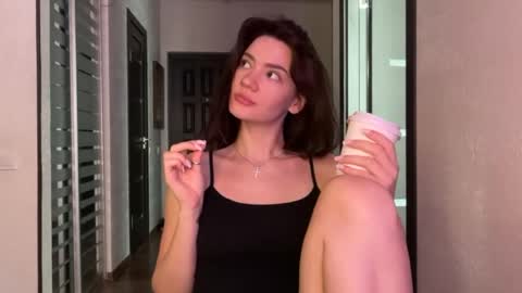 Snapshot of cute_bubbles chatting on July 30, 2026, 12:48 pm cute_bubbles online show from July 30, 2026, 12:48 pm