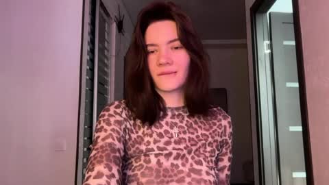 Snapshot of cute_bubbles chatting on July 31, 2026, 2:27 pm cute_bubbles online show from July 31, 2026, 2:27 pm