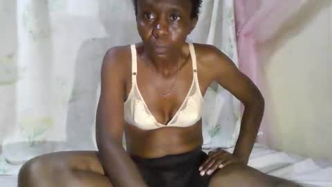 Snapshot of cute_divah4 chatting on October 6, 2025, 12:02 pm cute_divah4 online show from October 6, 2025, 12:02 pm