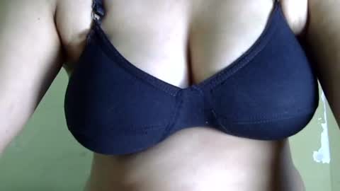 Snapshot of cute_diyu chatting on October 15, 2025, 3:28 am Diyu online show from October 15, 2025, 3:28 am