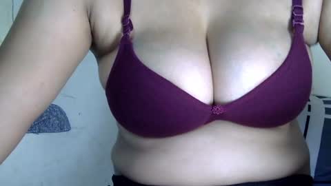 Snapshot of cute_diyu chatting on November 1, 2025, 3:52 am Diyu online show from November 1, 2025, 3:52 am