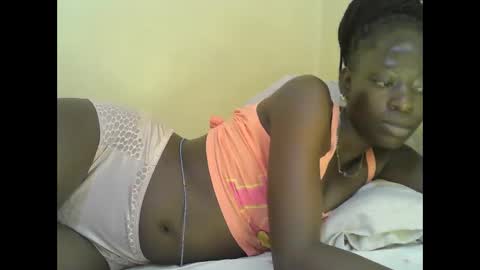 cute_doria online show from January 18, 2025, 1:08 pm