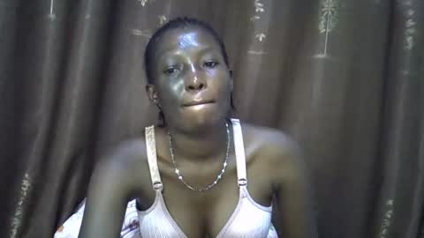 cute_emmy1 online show from October 13, 2025, 1:22 pm