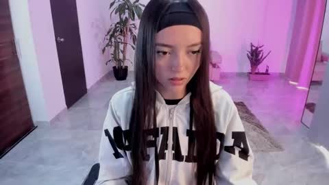 Snapshot of cute_fox_1 chatting on November 4, 2025, 2:49 pm Bella Fox online show from November 4, 2025, 2:49 pm