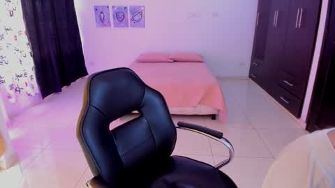 Snapshot of cute_fox_1 chatting on January 7, 2026, 3:36 pm Bella Fox online show from January 7, 2026, 3:36 pm