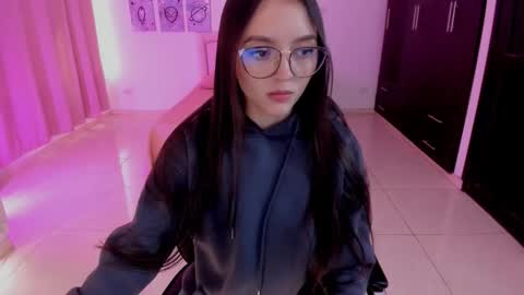 Snapshot of cute_fox_1 chatting on January 12, 2026, 2:44 pm Bella Fox online show from January 12, 2026, 2:44 pm