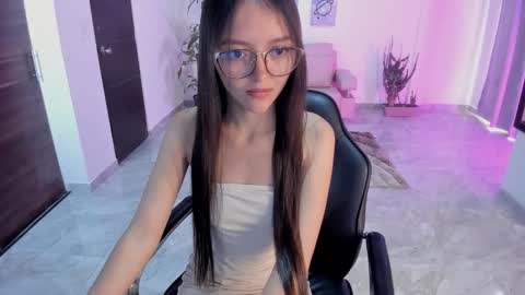 Snapshot of cute_fox_1 chatting on February 7, 2026, 3:27 pm Bella Fox online show from February 7, 2026, 3:27 pm