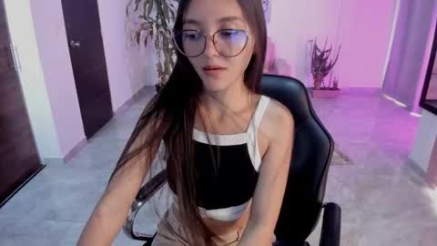 Snapshot of cute_fox_1 chatting on March 3, 2026, 3:40 pm Bella Fox online show from March 3, 2026, 3:40 pm