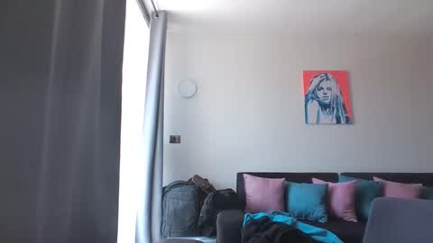 Cute friends online show from November 15, 2025, 3:19 pm