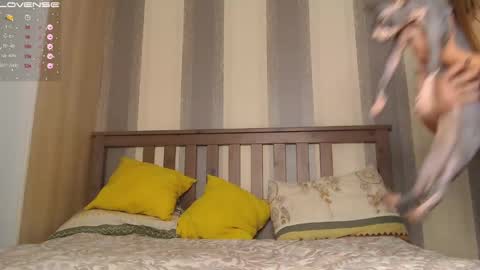 cute_girl_mia__ online show from December 4, 2024, 2:53 am