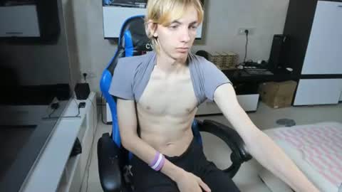 Snapshot of cute_grecha chatting on June 11, 2026, 7:17 am Grisha online show from June 11, 2026, 7:17 am