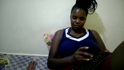 cute_heaven online show from October 5, 2025, 6:39 pm