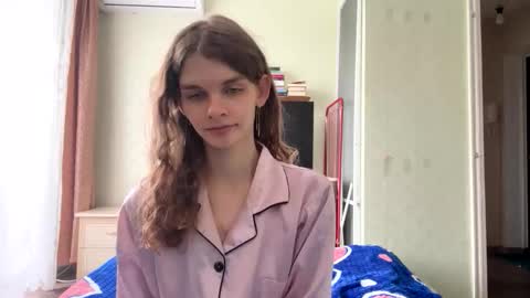 cute_kitte online show from October 4, 2025, 7:17 am