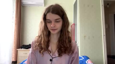 cute_kitte online show from October 8, 2025, 6:22 am