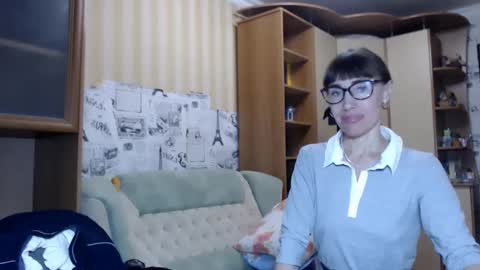 cute_lion_ online show from December 3, 2024, 11:01 am