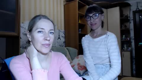 cute_lion_ online show from December 6, 2024, 1:44 pm