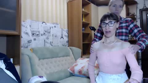 cute_lion_ online show from December 7, 2024, 1:07 pm