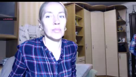 cute_lion_ online show from October 24, 2025, 12:34 pm