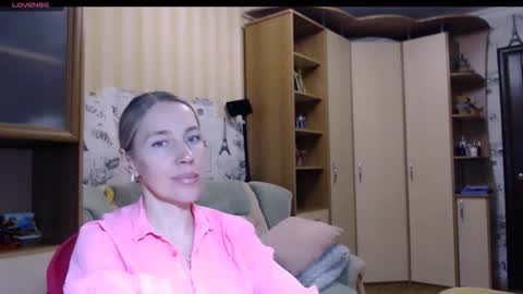 cute_lion_ online show from December 5, 2025, 6:26 pm