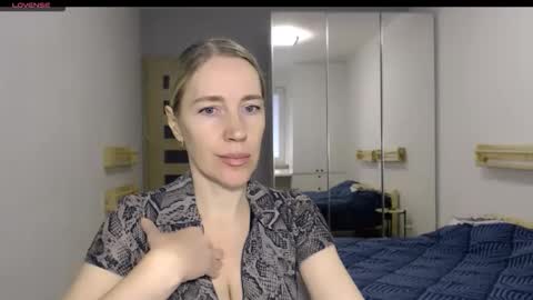 cute_lion_ online show from December 20, 2025, 12:34 pm