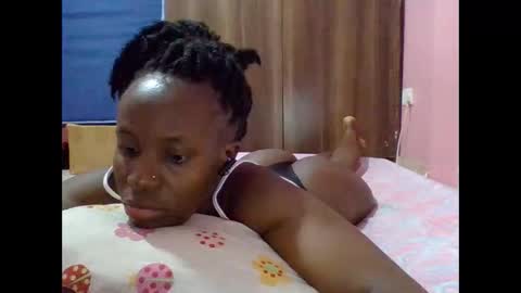 cute_lizah online show from January 14, 2025, 12:43 am